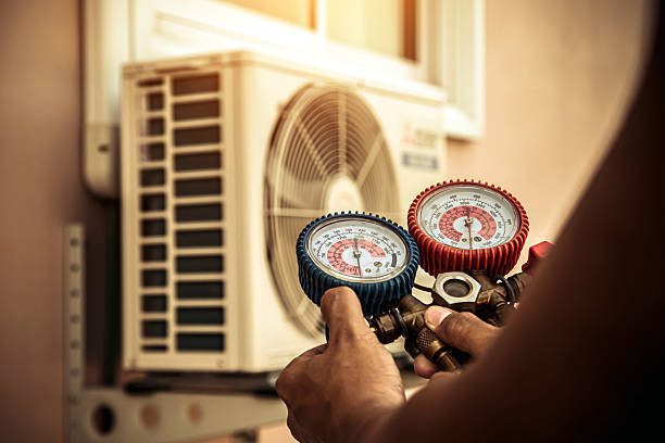 Professional Hvac technician working in Highmount, NY